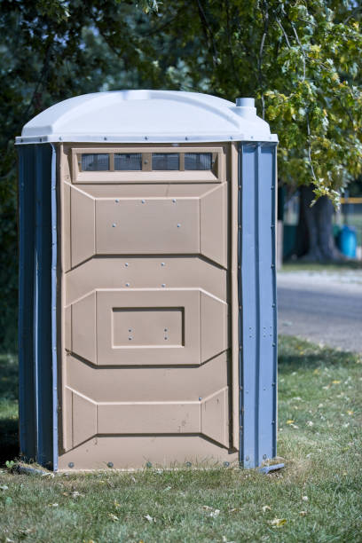 Best Portable restroom trailer rental  in Utica, MI